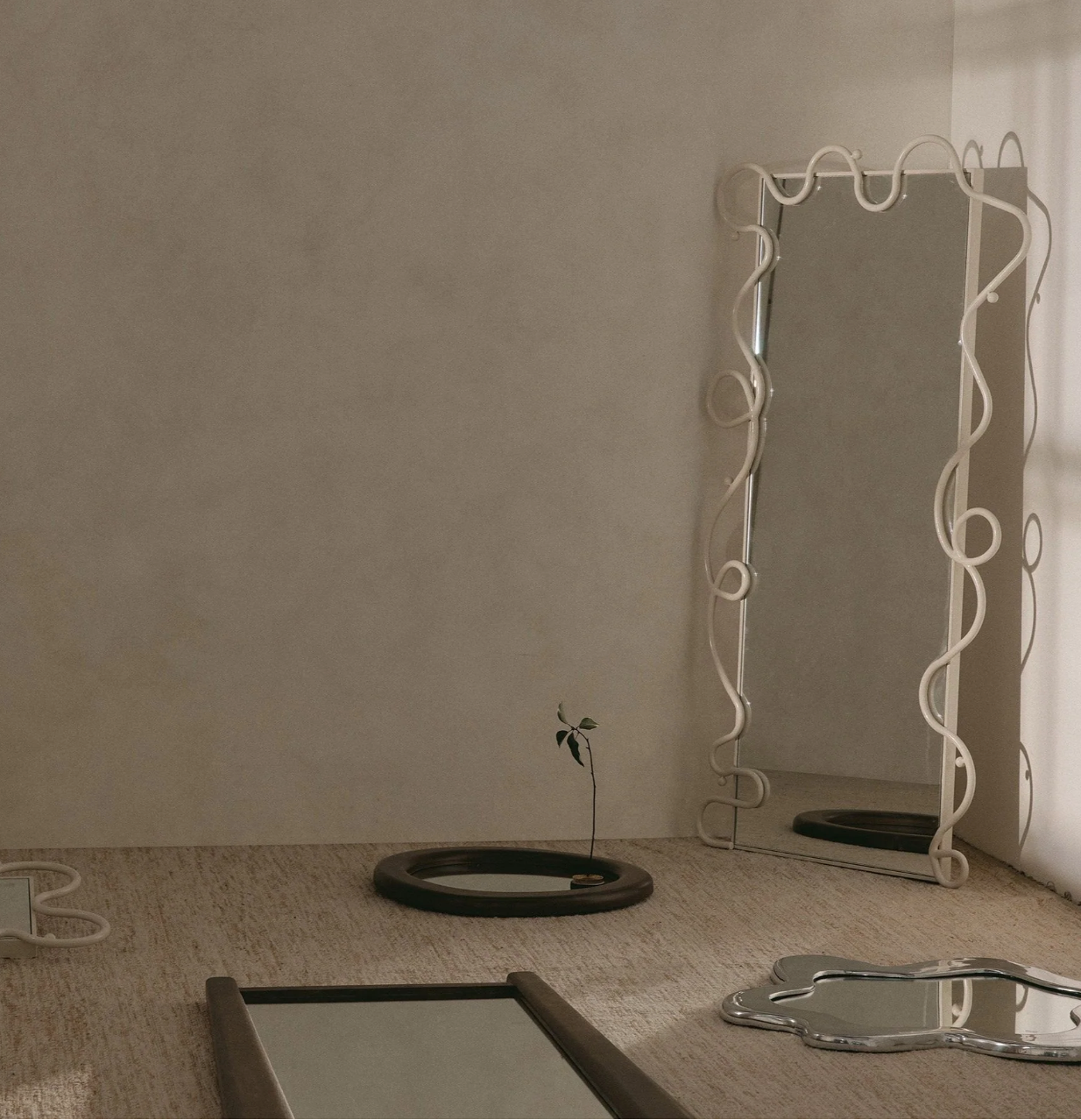 Linea Floor Mirror