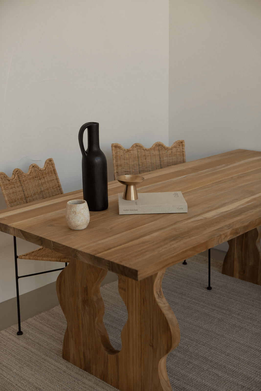 Earl Dining Table